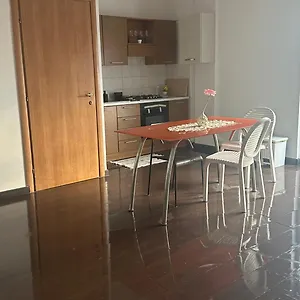 https://bright-flat-in-the-heart-of-catania.catania-hotels.net