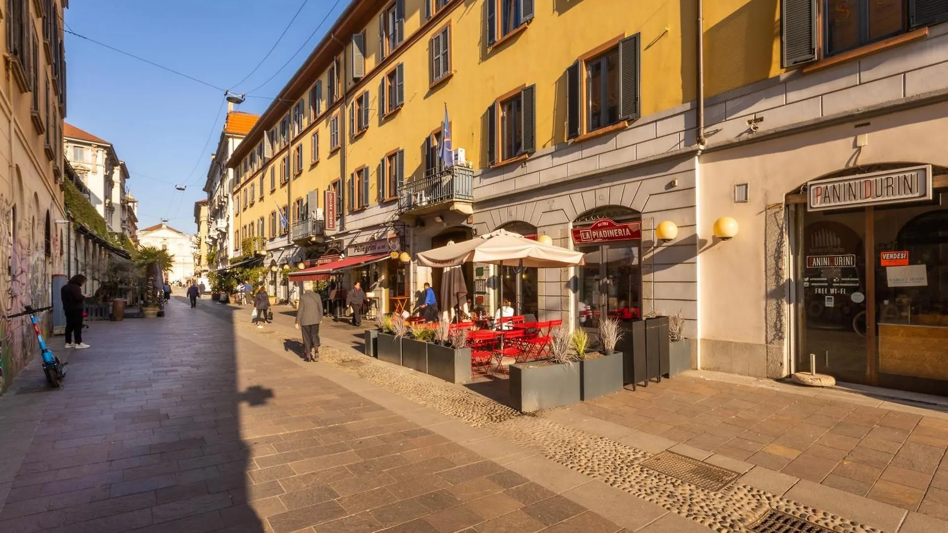 Apartment Bricks & Beams Studio In The Key Area Of Milan Italy