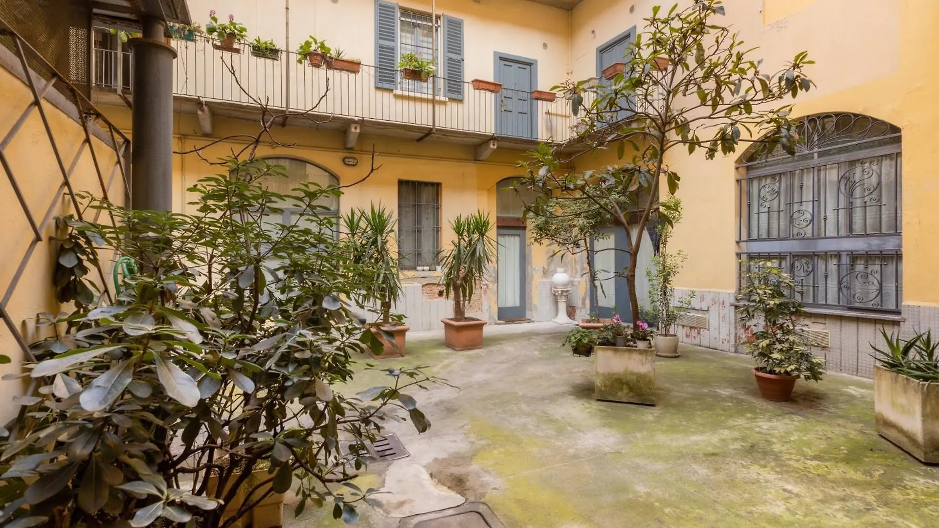 Bricks & Beams Studio In The Key Area Of Milan