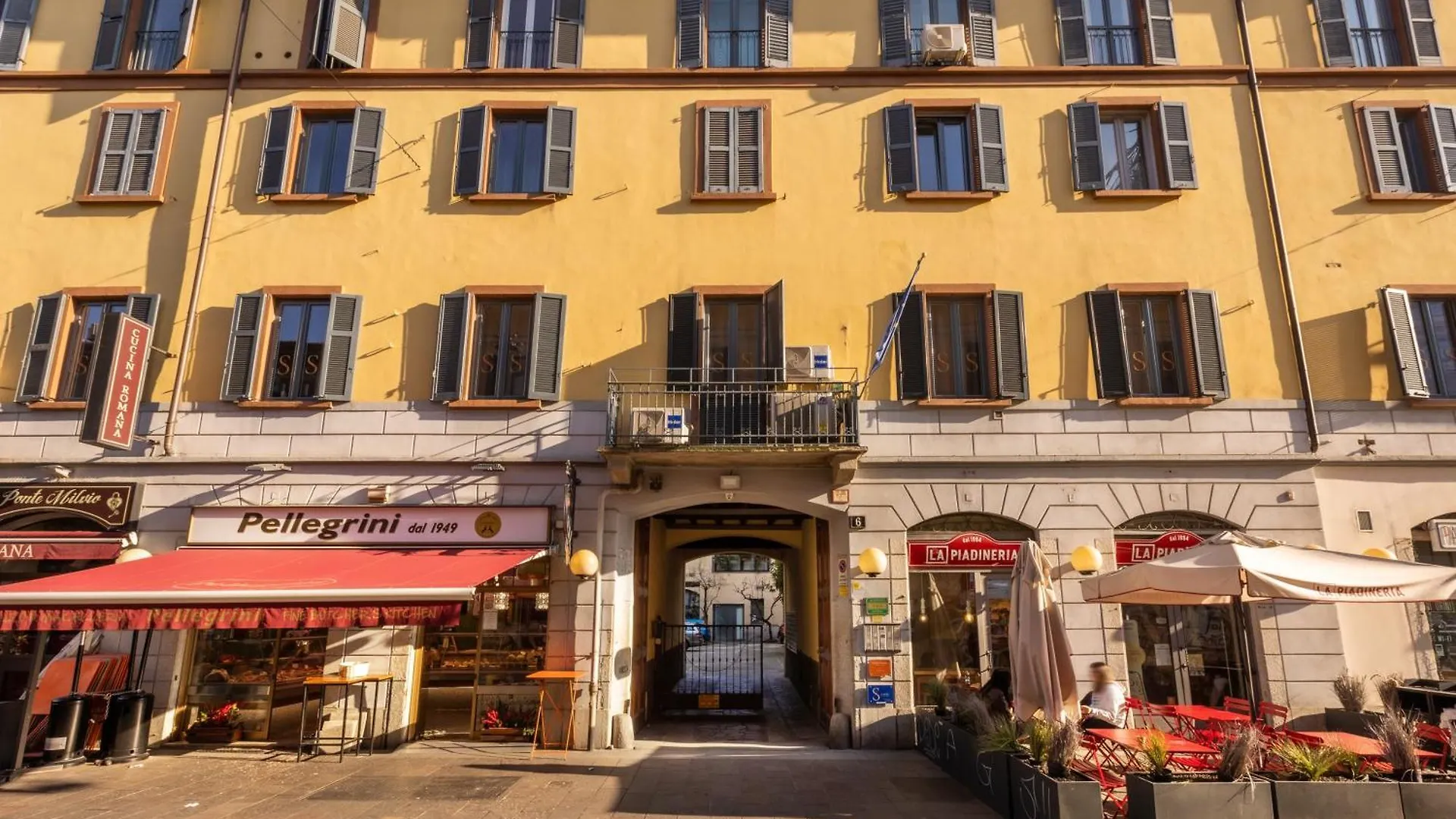Bricks & Beams Studio In The Key Area Of Milan Italy