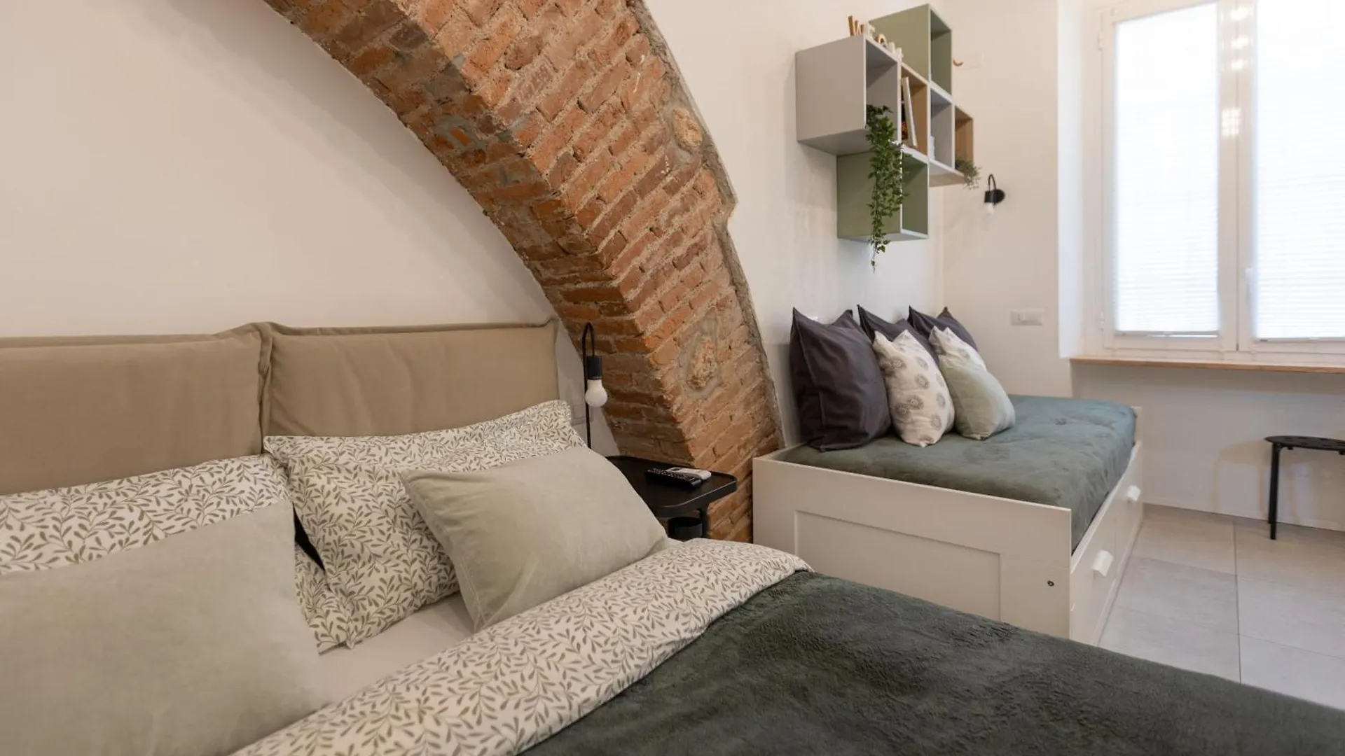 Bricks & Beams Studio In The Key Area Of Milan Apartment