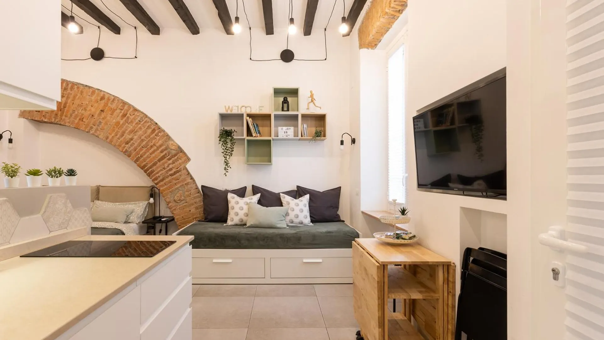 Bricks & Beams Studio In The Key Area Of Milan
