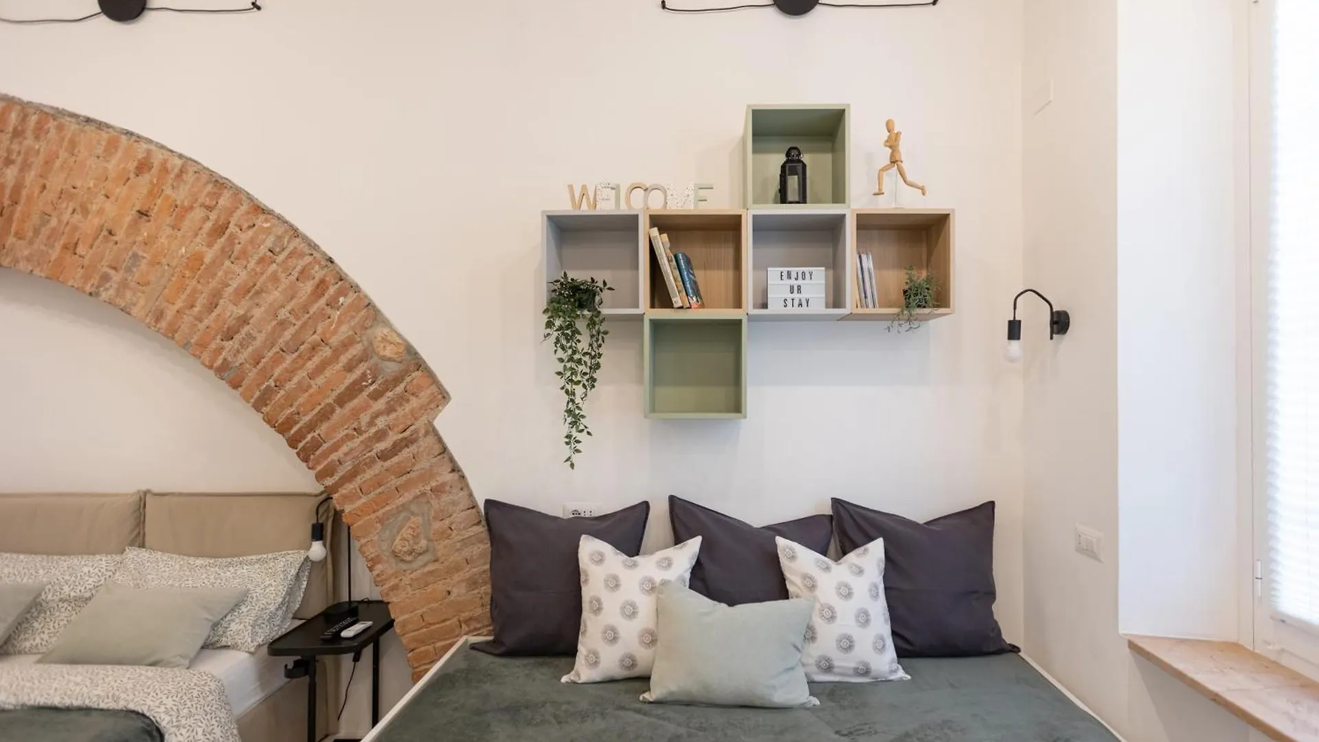 Apartment Bricks & Beams Studio In The Key Area Of Milan
